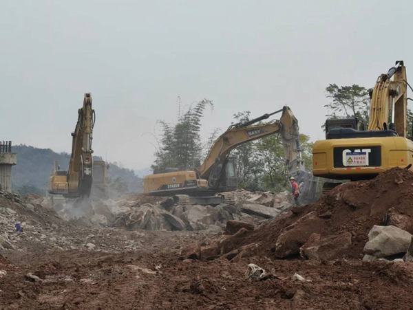 支三路項目道路建設(shè)恢復(fù)施工?？堤锛瘓F(tuán)供圖