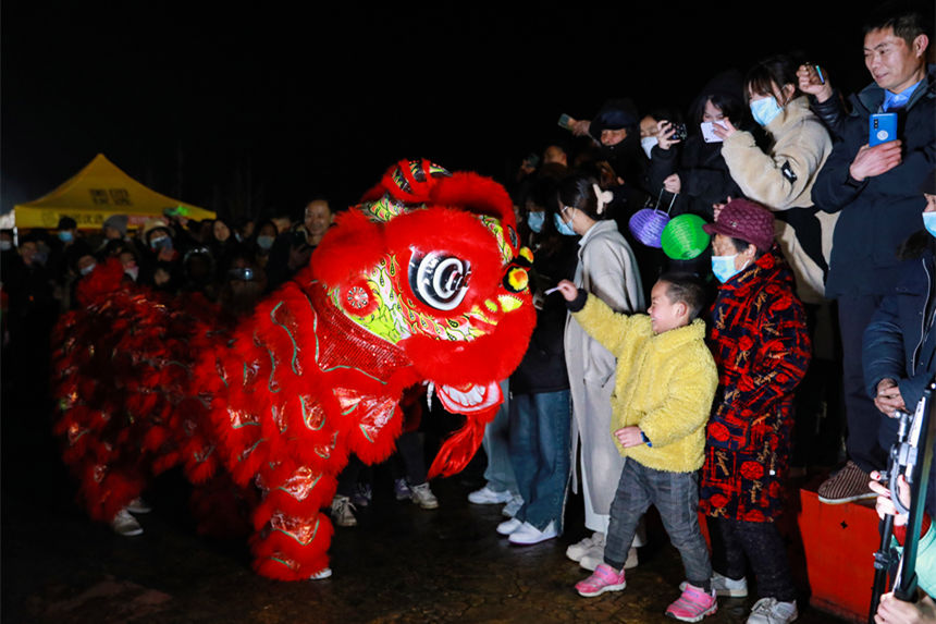 2023梁平春節(jié)花燈民俗節(jié)活動現(xiàn)場。熊偉攝