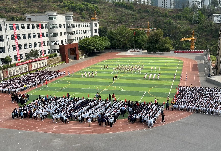 學校蘭葳管樂隊展示。武隆實驗小學供圖